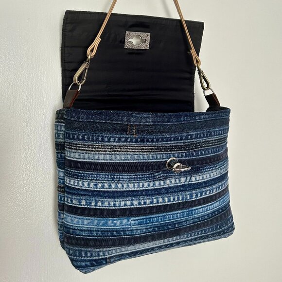 Denim Crossbody Bag with Chain & Leather straps - Picture 4 of 9